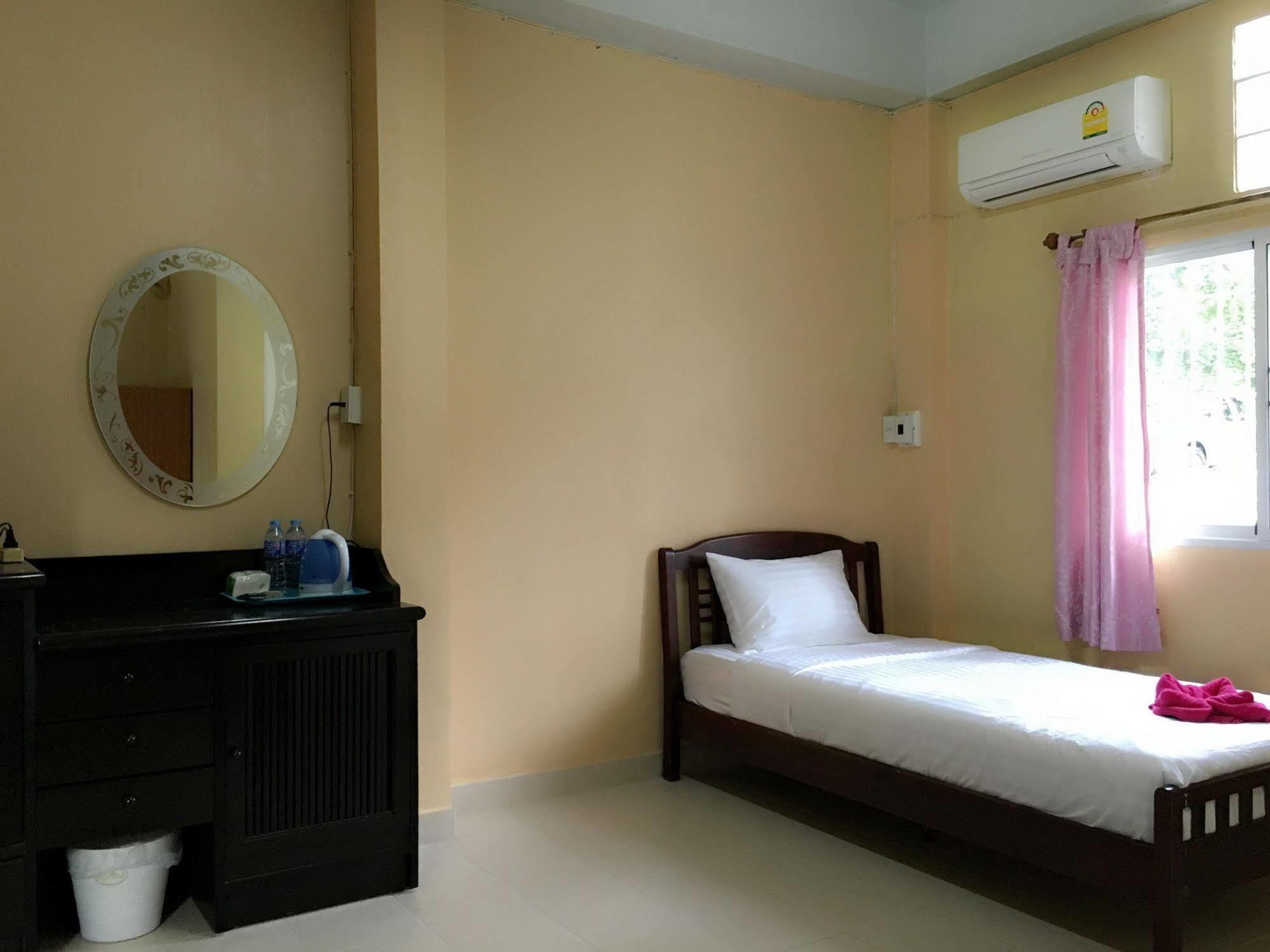 Sarin Guesthouse Koh Tao Exterior photo